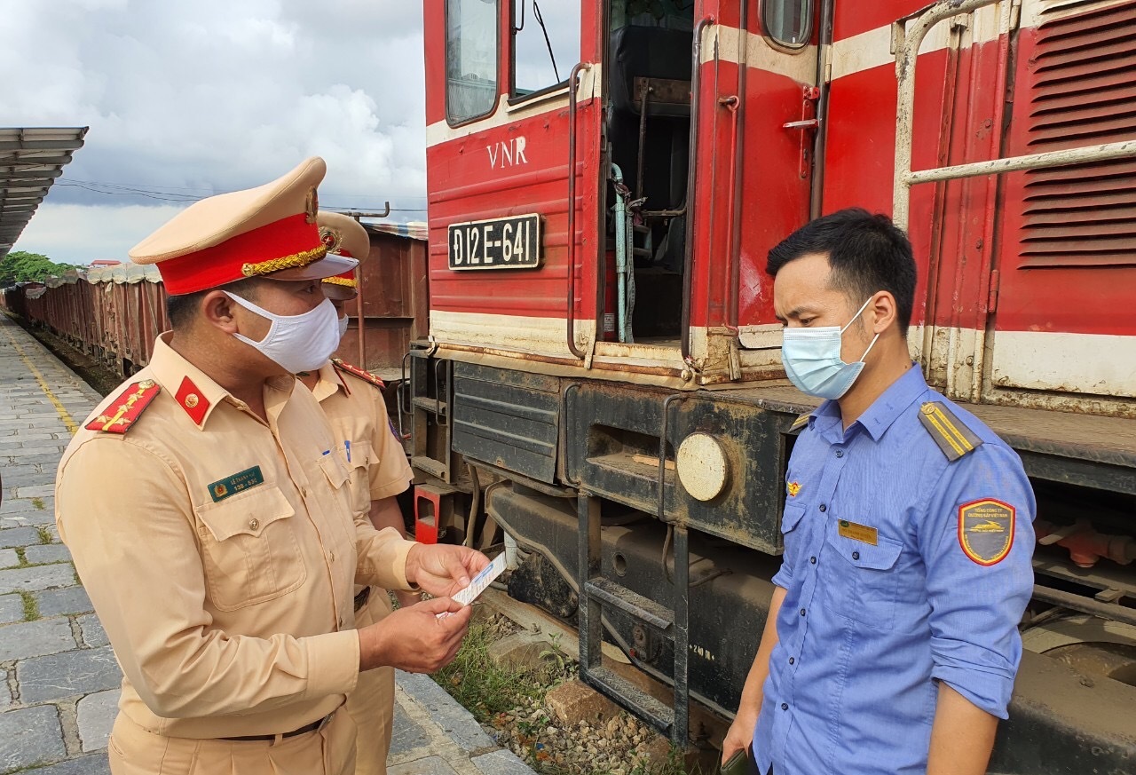Tăng cường kiểm tra, kiểm soát bảo đảm trật tự an toàn giao thông  đường sắt